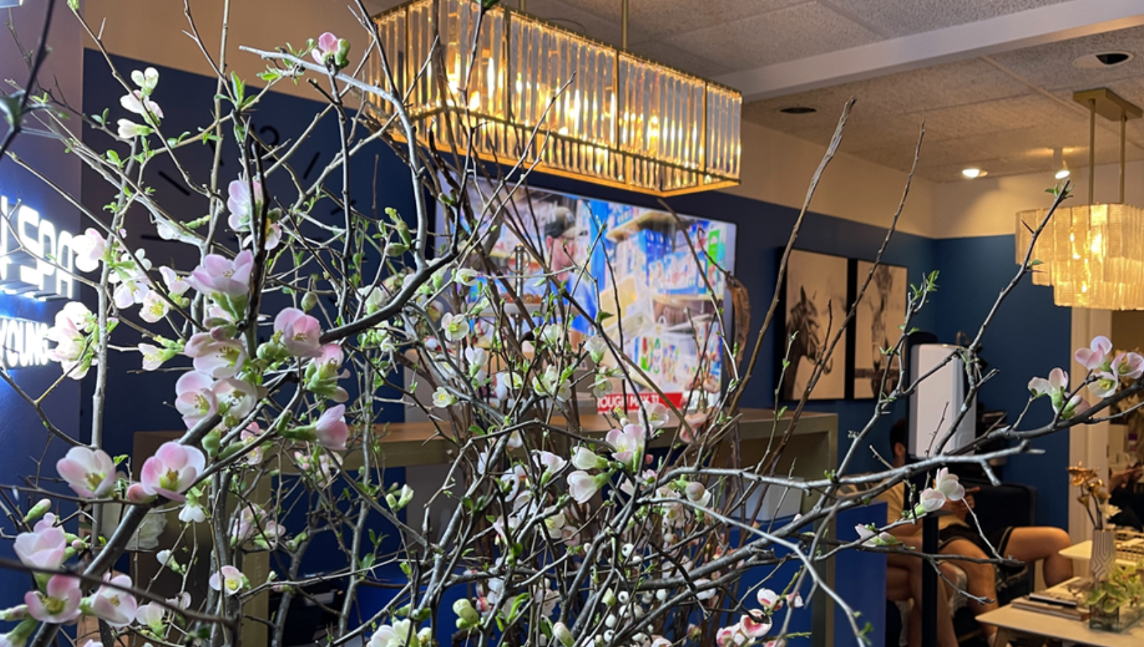 decor at 27 men spa